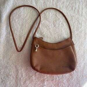 Fossil vintage small brown leather shoulder bag key hardware
